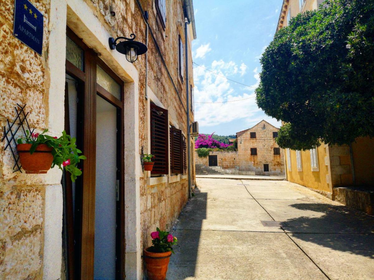 Apartment Michelangelo In The Centar Of Supetar