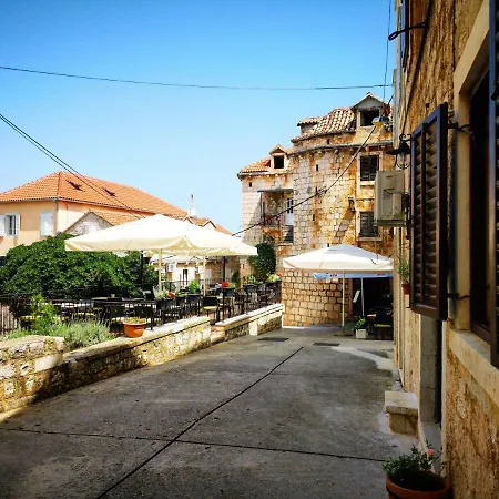 Apartman Michelangelo In The Centar Of Supetar Exterior photo